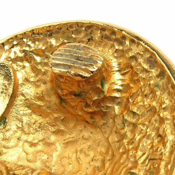 CHANEL Logo Clip on Earrings Gold Metal - e60407a - Picture 11 of 11